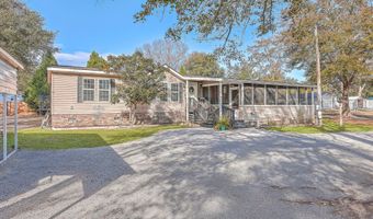 208 Catfish Landing Cir, Bonneau, SC 29431