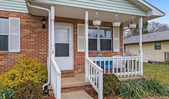 8 Cedar Dr, Barboursville, WV 25504