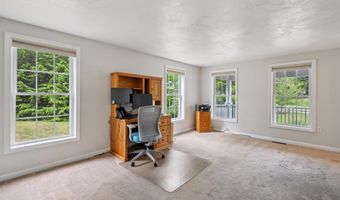 60 Lady Slipper Ln, Chester, NH 03036