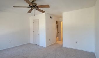 10 WOODFIELD Dr, Claymont, DE 19703