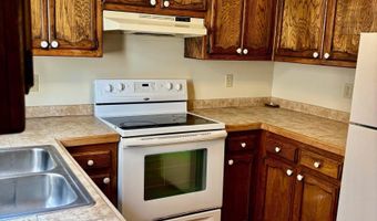 827 E Boyd Dr #A, Baton Rouge, LA 70808