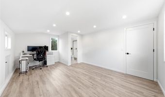 12 S Bay Ave, Amityville, NY 11701