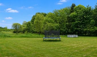 4777 Waterloo Rd, Atwater, OH 44201