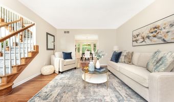 5521 Lohr Lake Dr, Ann Arbor, MI 48108