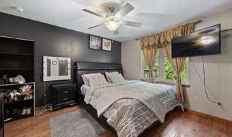 1050 Twilight Dr, North Liberty, IA 52317