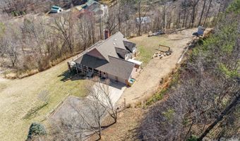 126 Hillcrest Dr, Barnardsville, NC 28709