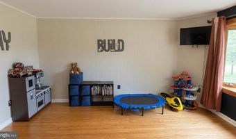 810 N LIMEKILN Pike, Ambler, PA 19002