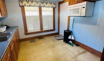 243 E 17th St, Baxter Springs, KS 66713