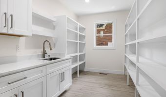 162 Clearcreek Dr, Boiling Springs, SC 29316