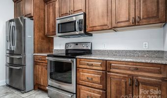 15 Bombay Ct, Candler, NC 28715