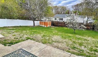 30 Althea Dr, Cranston, RI 02920