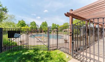 24588 BYRNE MEADOW Sq 302, Aldie, VA 20105