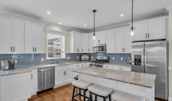 210 Longview Dr, Bayville, NJ 08721