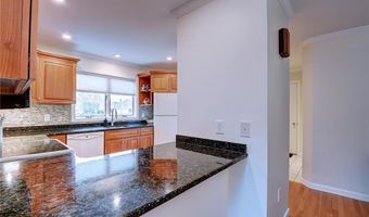 13 Woodlawn Cir, Hopkinton, RI 02832