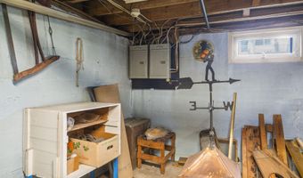 31 Monroe St, Augusta, ME 04330