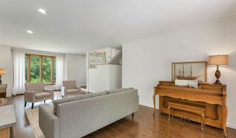 8 W Gate Dr, Bow, NH 03304