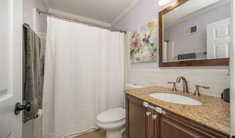 704 Woodrun Dr, Ballwin, MO 63021