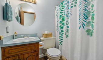 1307 Walker Ct, Auburn, IN 46706