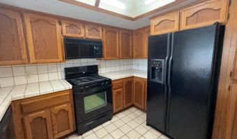 15370 Tacony Rd, Apple Valley, CA 92307