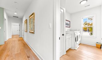 90 E LAKE Dr, Annapolis, MD 21403