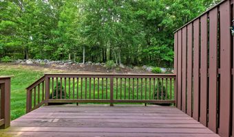 61 Pondview Cir 61, Beacon Falls, CT 06403