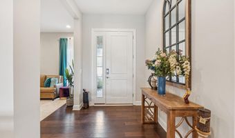 102 PHOEBE Ct, Lake Frederick, VA 22630