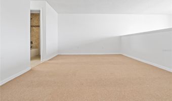 500 ORANGE Dr 10, Altamonte Springs, FL 32701