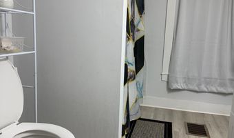 122 Whitney St, Auburn, ME 04210