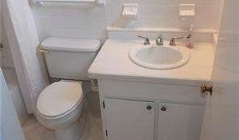 220 Lakeshore Dr, Alma, GA 31510