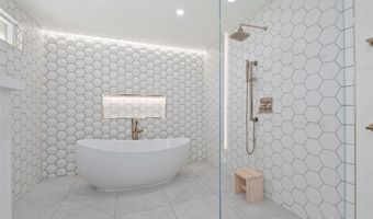 1016 Laukupu Way, Honolulu, HI 96825
