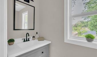 115 Hill Top Dr, Johnston, RI 02919