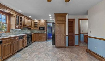 21 Foxhill Ave, Bristol, RI 02809