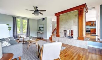 4 Buckingham St, Barrington, RI 02806