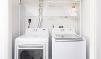 327 Corey Ln, Middletown, RI 02842