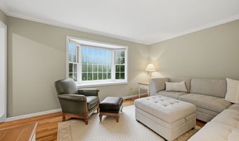 2 Banquo Brae Rd, Brookfield, CT 06804