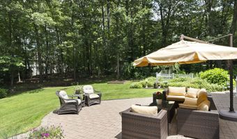 134 Kingswood Dr, Avon, CT 06001