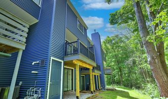 703 S Main St 703, Cheshire, CT 06410