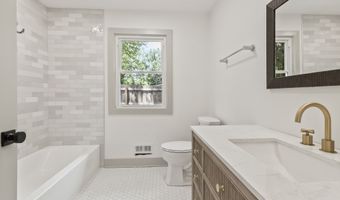 8246 Windcombe Blvd, Indianapolis, IN 46240