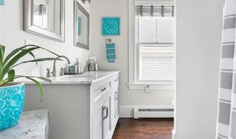 16 Carroll Ave, Newport, RI 02840