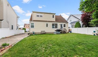 14 Evans Ave, Albertson, NY 11507