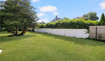 9 Cummings Rd, Newport, RI 02840
