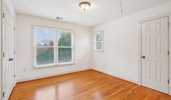 5704 MAIDEN Ln, Bethesda, MD 20817