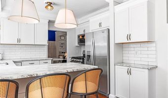 9 Kiki Cir, Cranston, RI 02921