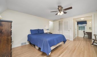 16 Iron Gate Ln, Cromwell, CT 06416