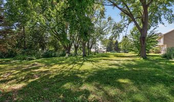 8906 138th Street Ct, Apple Valley, MN 55124