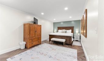 341 Pearson Dr, Asheville, NC 28801