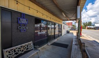 52 Main St, Barwick, GA 31720