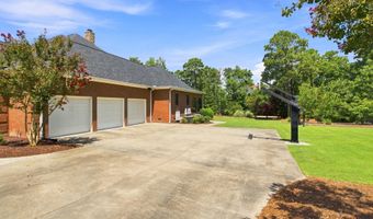 584 Southgate Dr, Camden, SC 29020