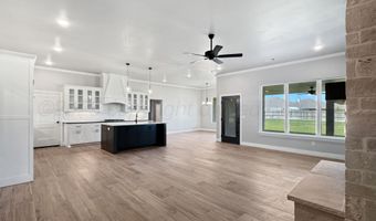 8104 MIAMI Ave, Amarillo, TX 79118