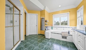 1 SOUTHDOWN Dr, Andover, NJ 07848